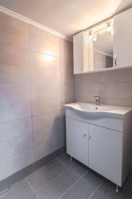 Apartamento Downtown Petralona Atenas Exterior foto