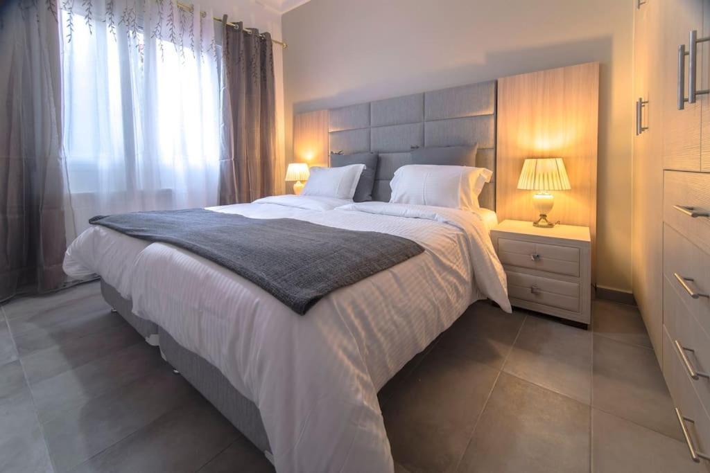 Apartamento Downtown Petralona Atenas Exterior foto